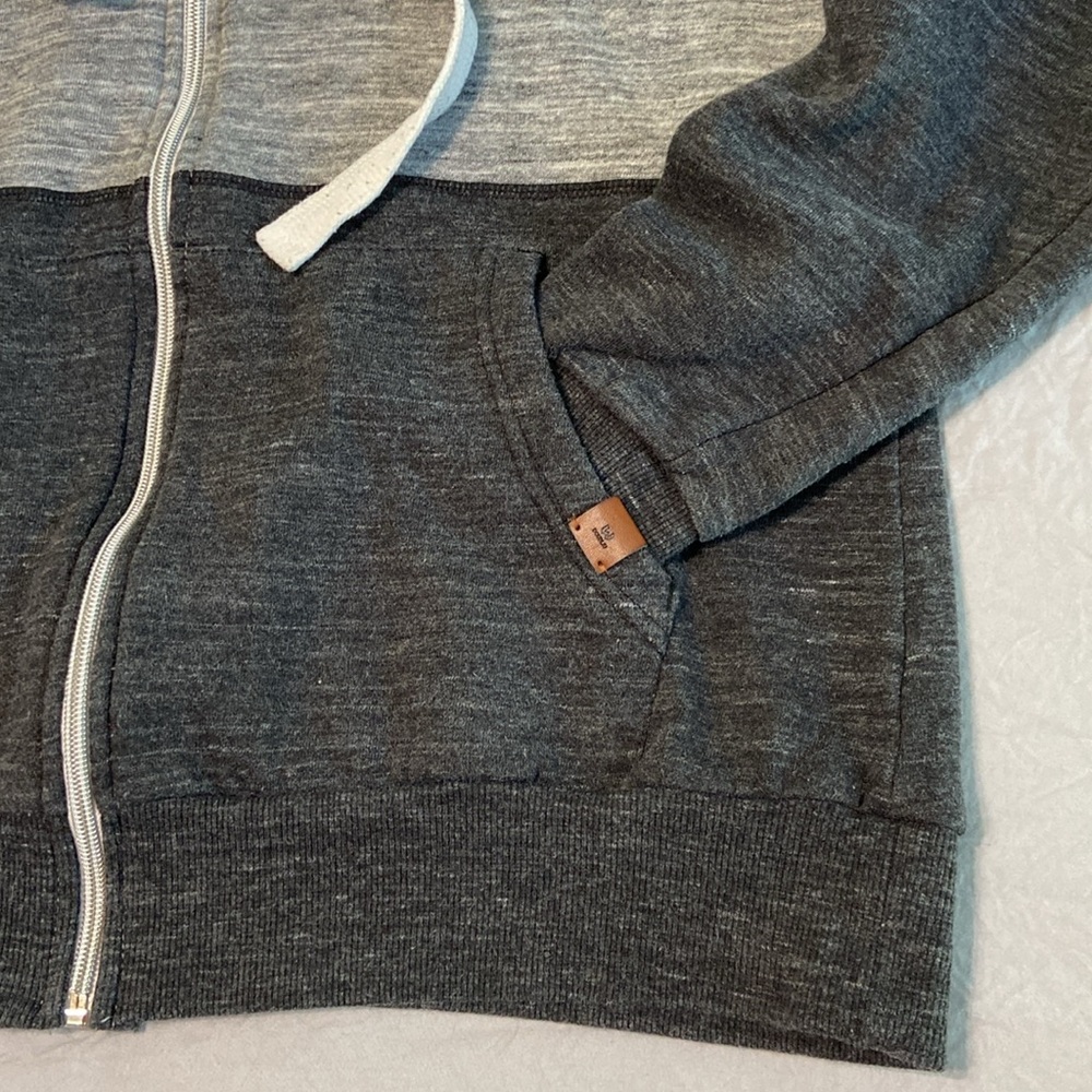 Zip-up Hoodie - Picture 3 of 9